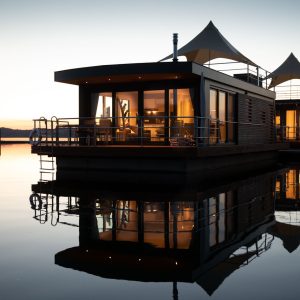 0728 Floating Village 2.0 Wasservillen Abend 07x TOP